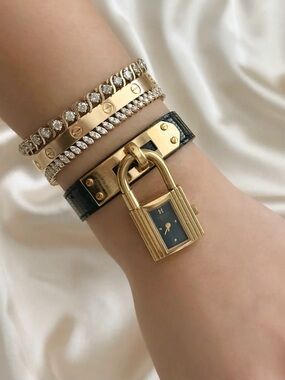 AUTHENTIC VINTAGE HERMES KELLY LOCK BLACK LEATHER WATCH